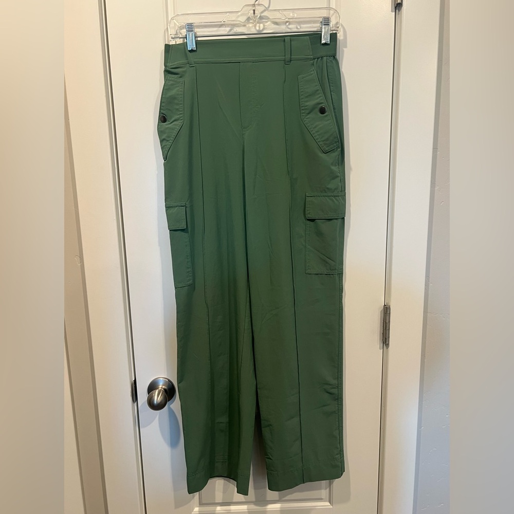 Athleta women’s Olive Cargo Pants